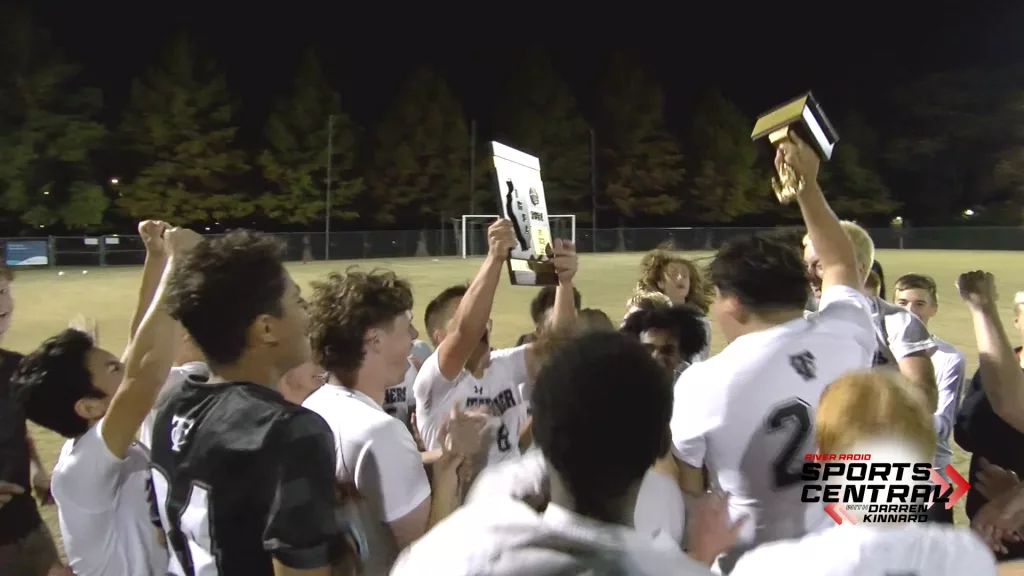 carbondale-wins-soccer-regional