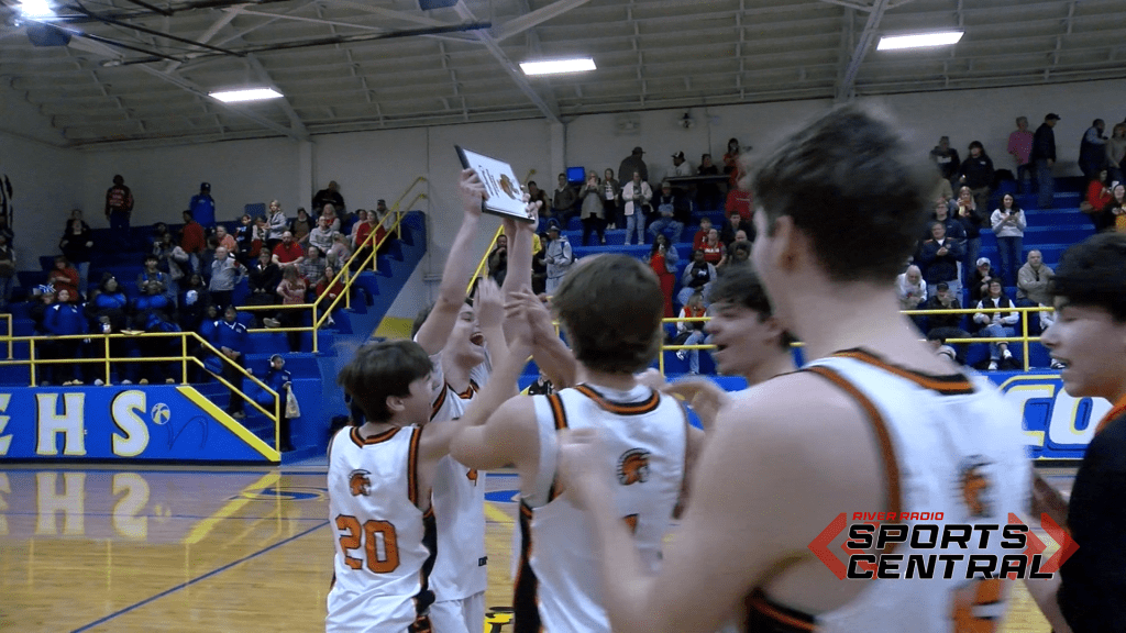 Second half surge helps Crab Orchard down Galatia for Elverado Turkey Tournament title