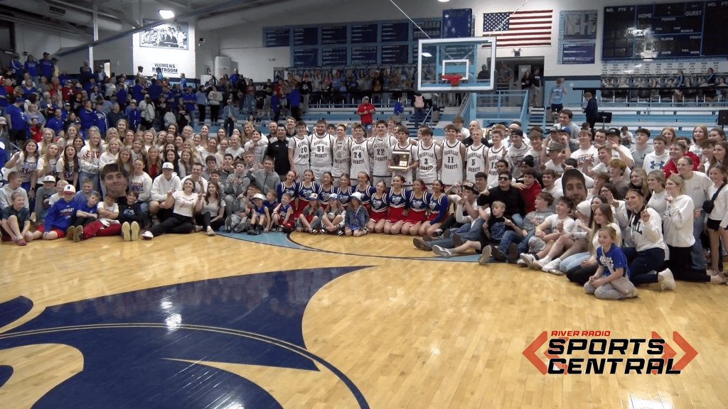 Nashville pulls away from Pinckneyville to win regional championship