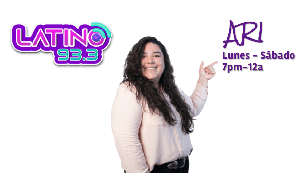 Ari on air on Latino 93.3 in Austin, TX