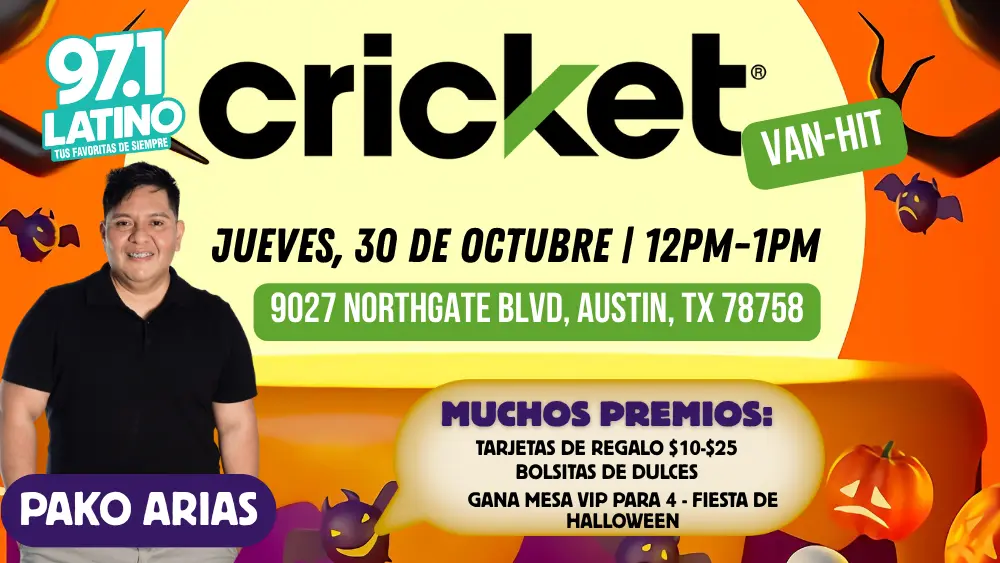 Pako Arias en Cricket Wireless Celebrando el dia de Halloween