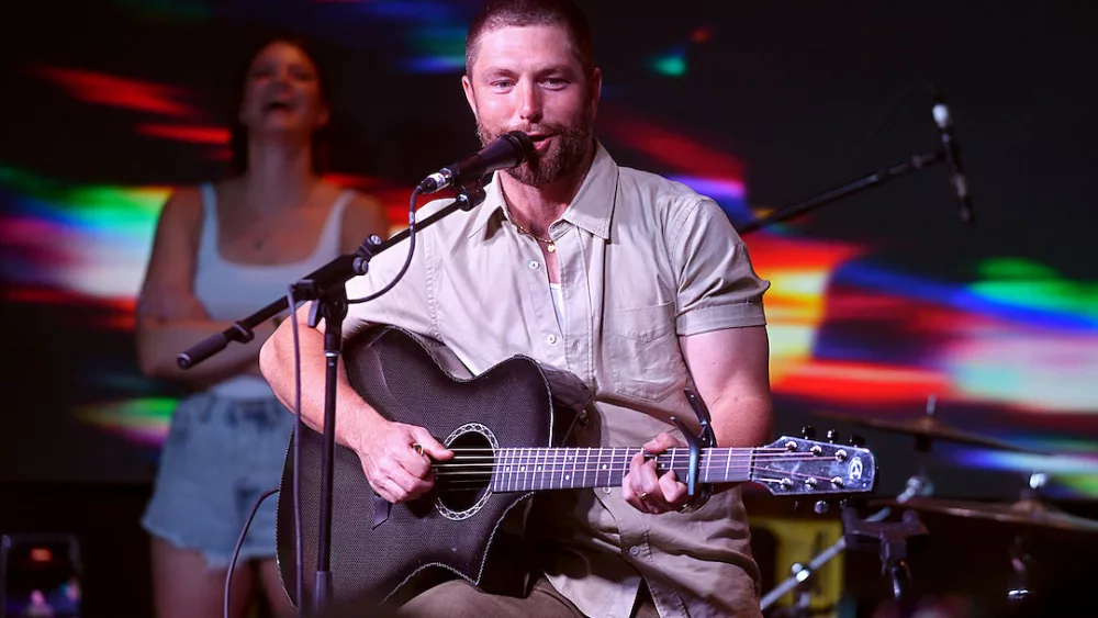 attachment-chrislane