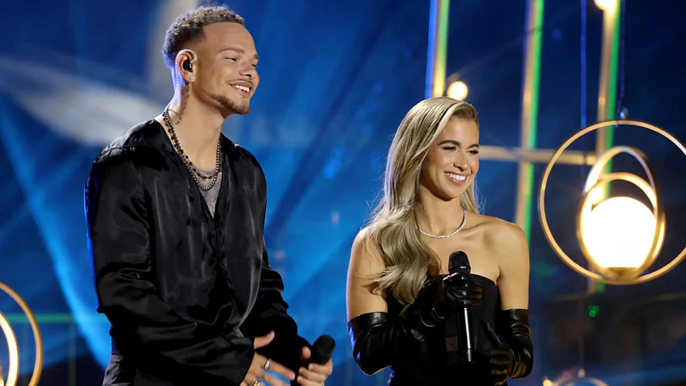 attachment-kane-brown-katelyn-broewn-perform-cmt-awards