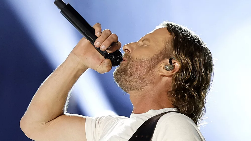 attachment-dierks-bentley-tour