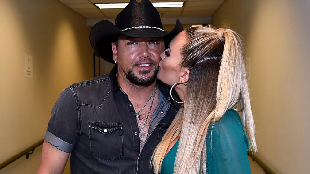 jason-aldean-wife-brittany-relationship-pictures