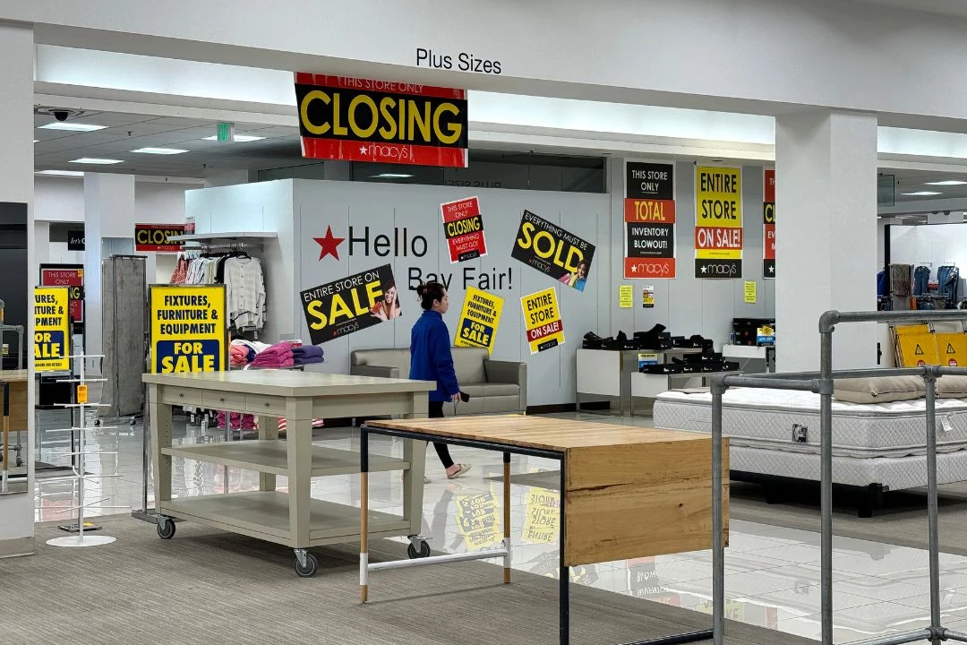 attachment-clothing-stores-closing