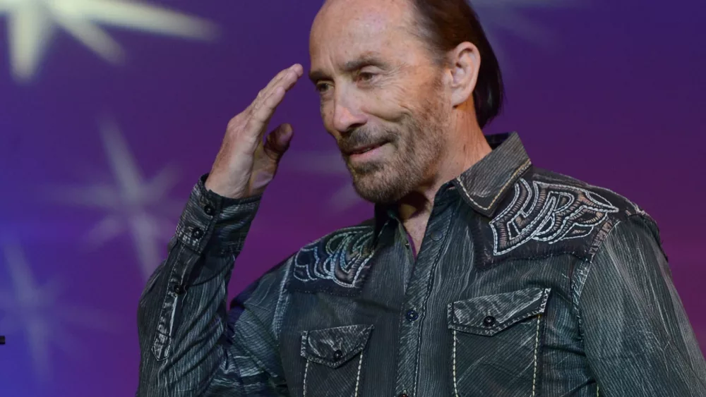 attachment-lee-greenwood-2025-tour-not-retiring