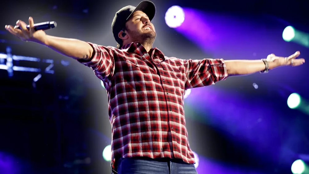 attachment-luke-bryan-2025-tour