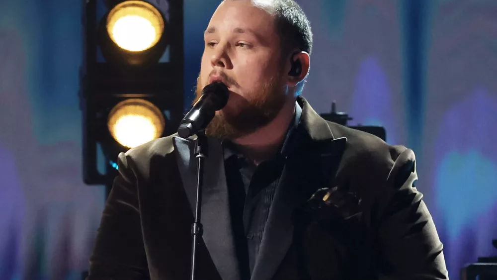 attachment-lukecombs-15