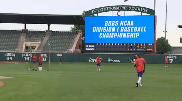clemson-baseball-regional-6839063674728309351