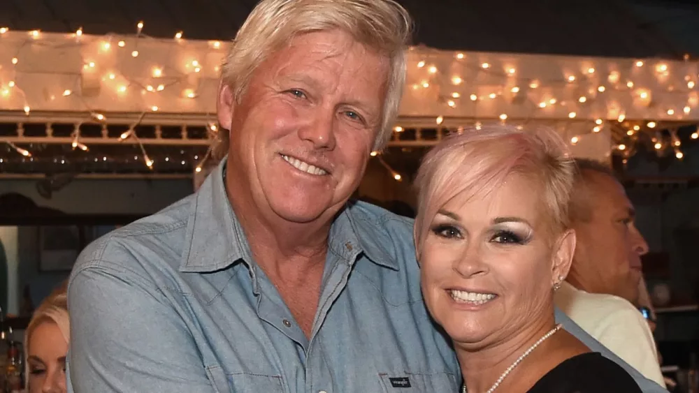 attachment-lorriemorgan