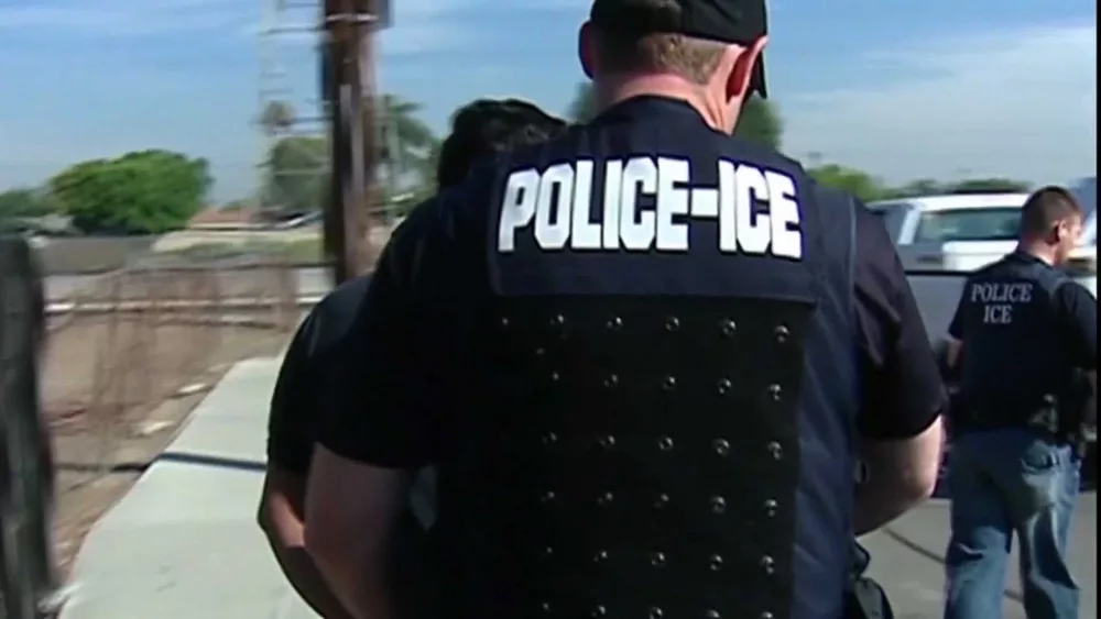 ice-police-immigration-agents-1515119332694643