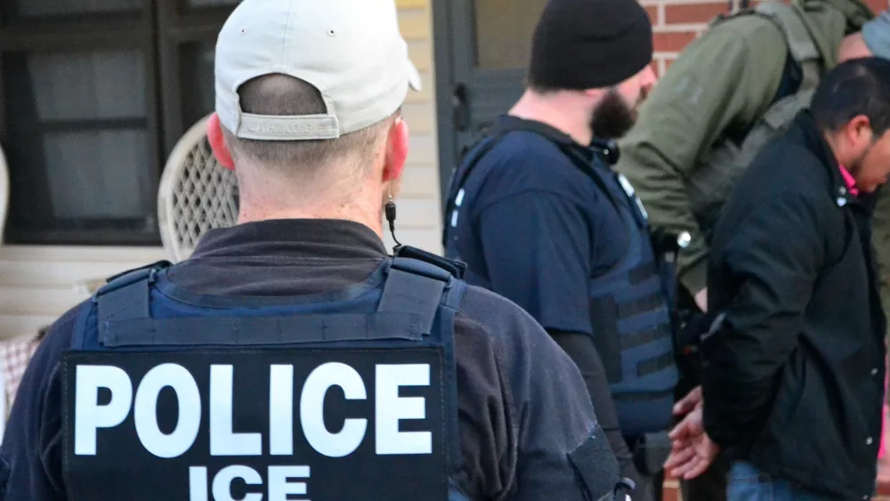 ice-immigrant-raid-1486990476185548