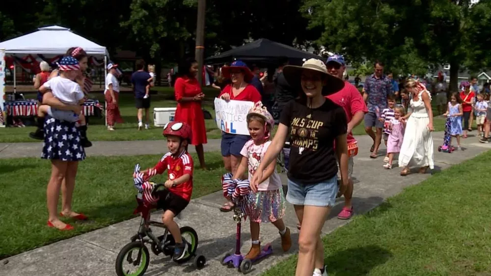 4th-of-july-neighborhood-parade-68681934c69db651656