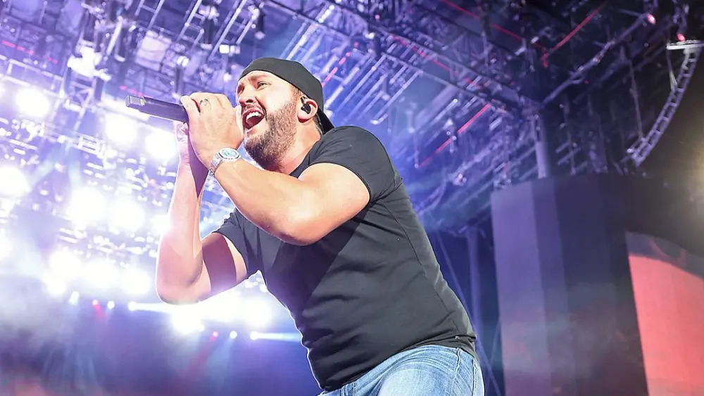 attachment-lukebryan2-4