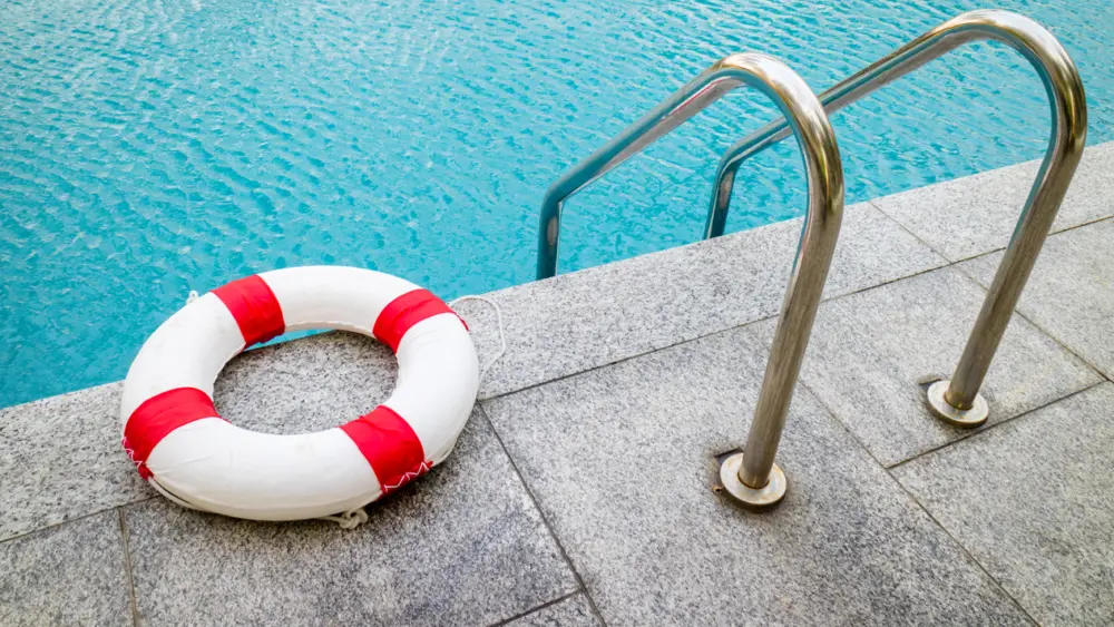 pool-lifeguard-water-safety-6658949634ad3637372