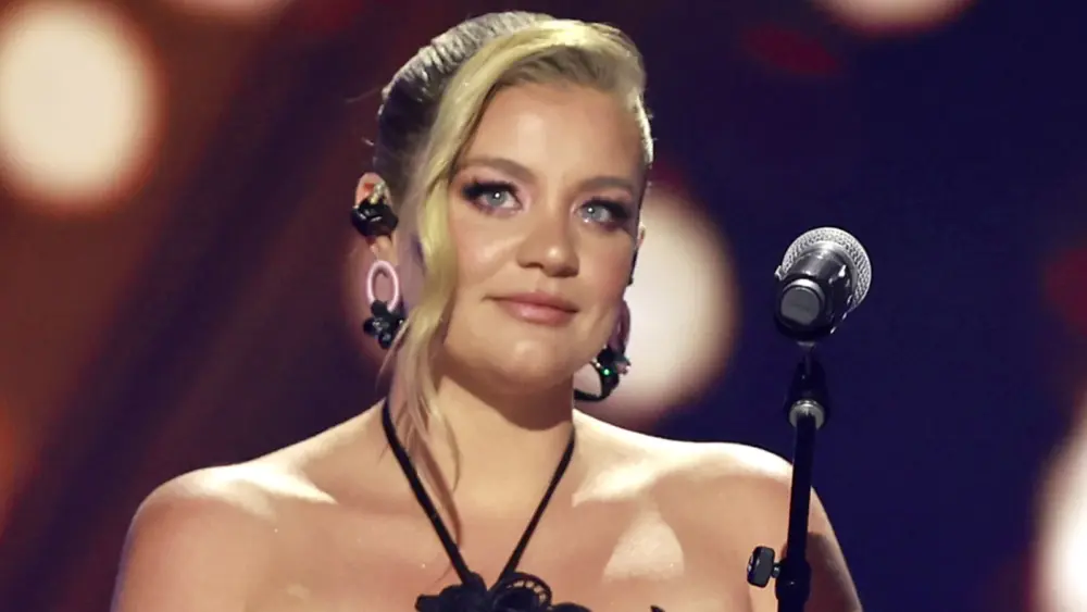 attachment-lauren-alaina-cousin