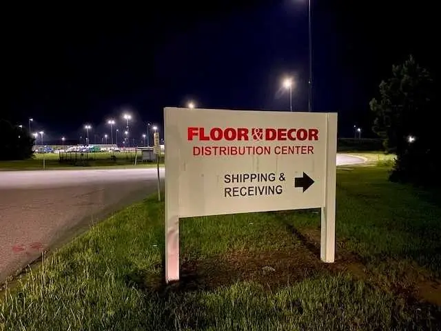 floor-and-decor-6892442e195dd692830