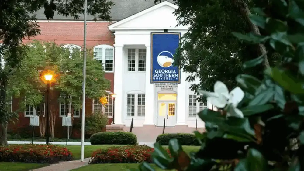 campus-6895e4e1976a8905223