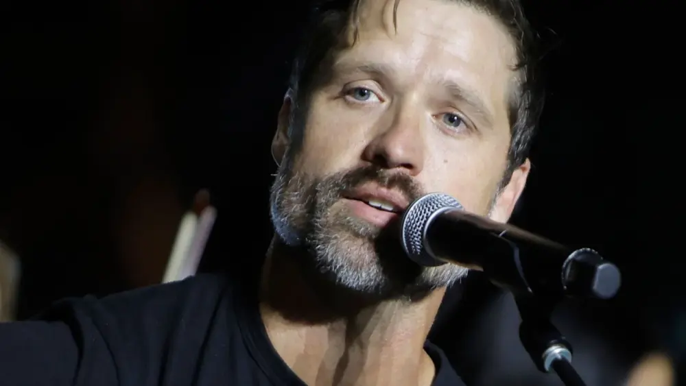 attachment-walkerhayes-81