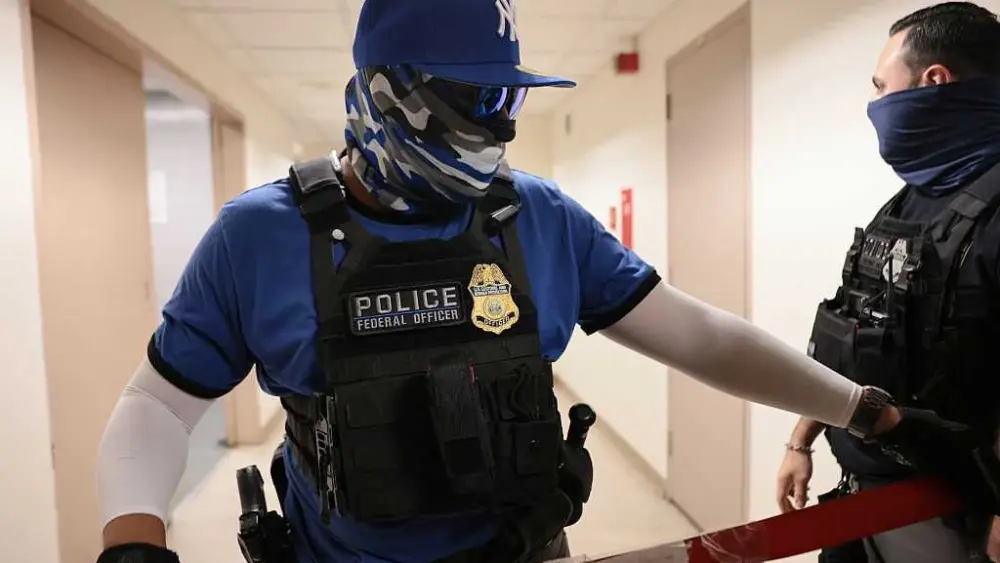 officer-689ebb04c6649702514