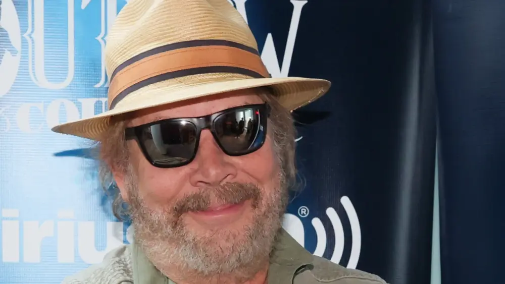 attachment-hank-jr-illness1