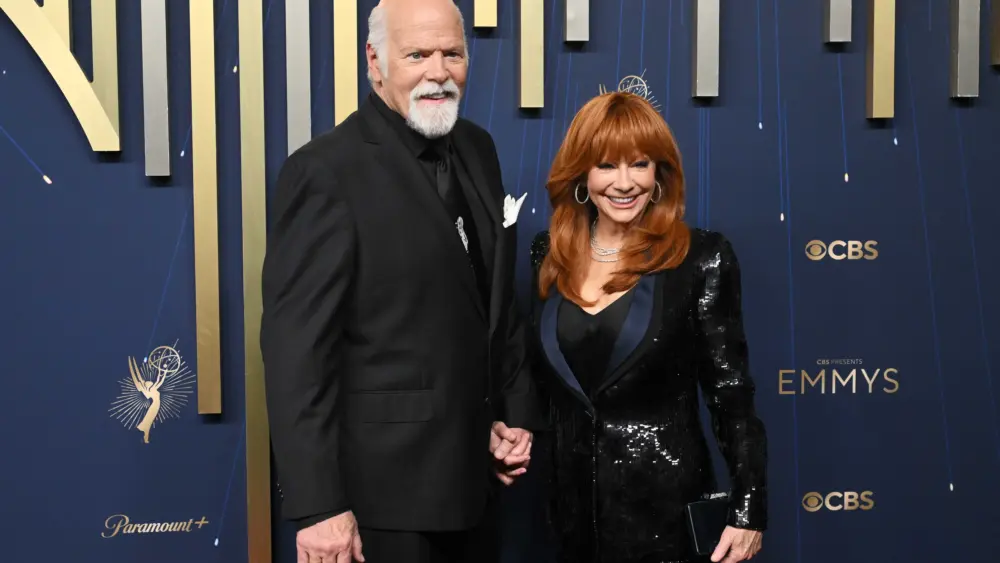 getty-images-reba-mcentire-rex-linn-2025-emmy-awards-68c809cb8c063798869