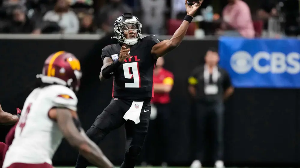 atlanta-falcons-quarterback-michael-penix-jr-throws-against-the-washington-commanders-68da0879e92c7138020