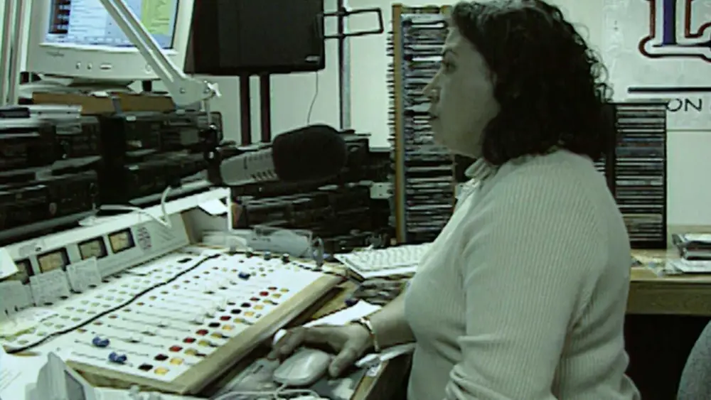 spanish-radio-00-00-50-29-still001-68e02837d02e5610707