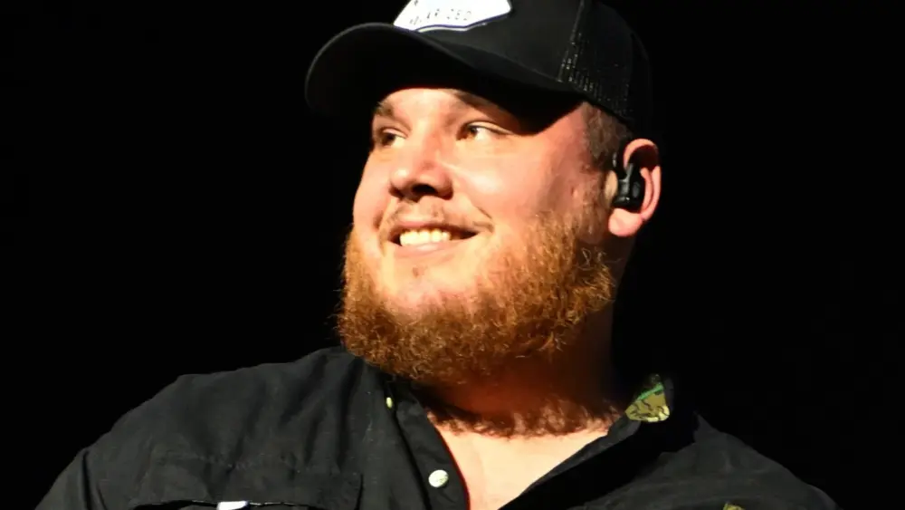 attachment-lukecombs-1