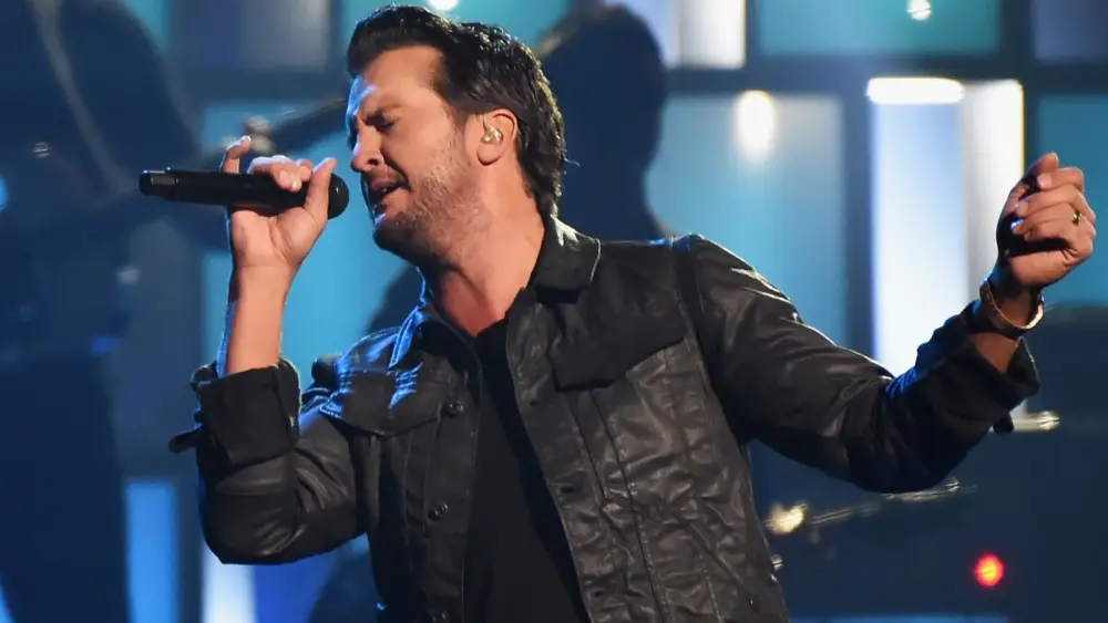attachment-luke-bryan-drink-a-beer
