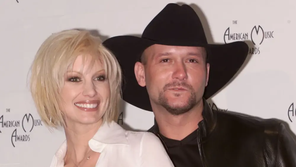tim-mcgraw-faith-hill-first-married-concert-2