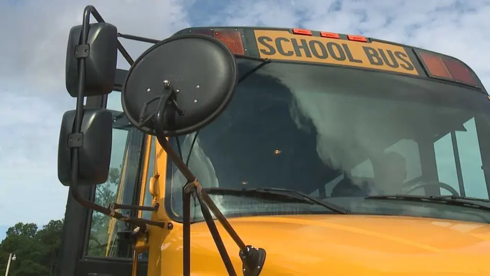 school-bus-pic-1534541370186817