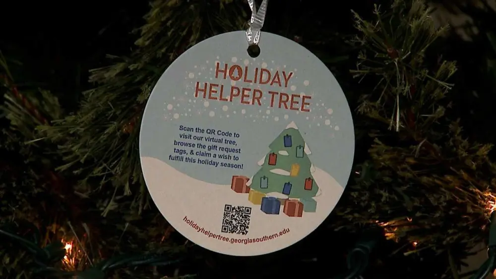 holiday-helper-tree-690ce8be256d7566350