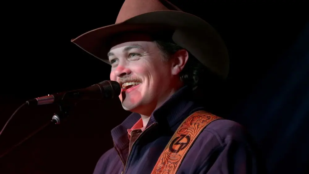 attachment-zach-top-guitar