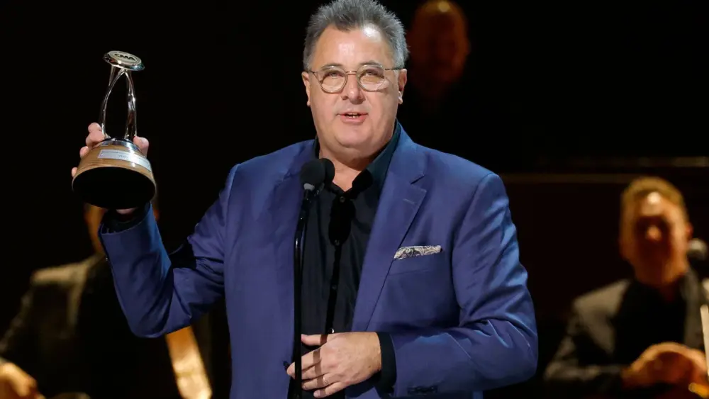 attachment-vince-gill-4