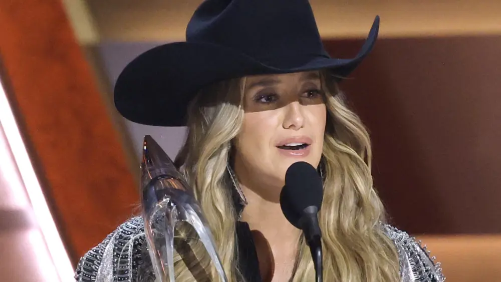 attachment-lainey-wilson-cma-eoy