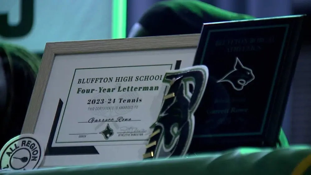 bluffton-signing-6931f764bffc7153601