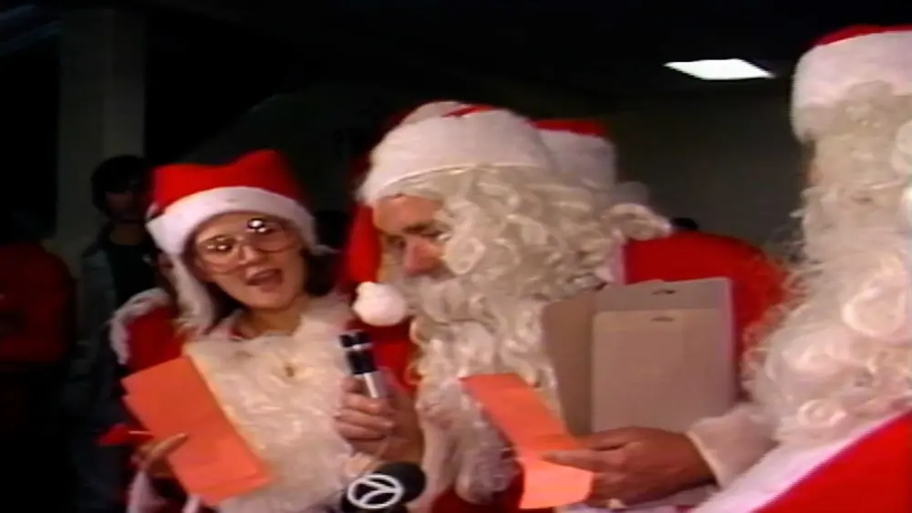 santa-sing-offthumb-693b14707b94c314034