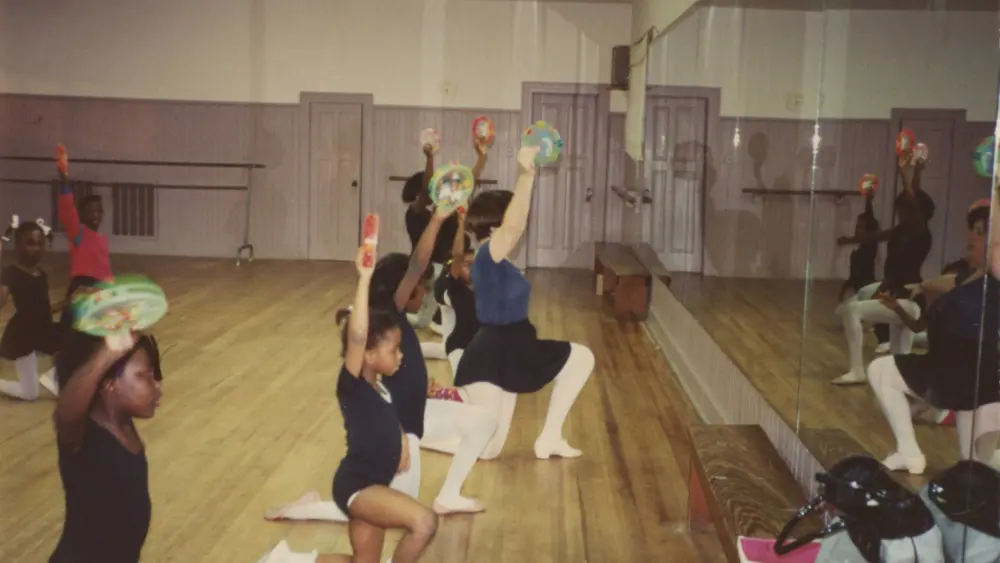 mp1989-tambourine-dance-studio-mar-2-696429d9cb03e397472