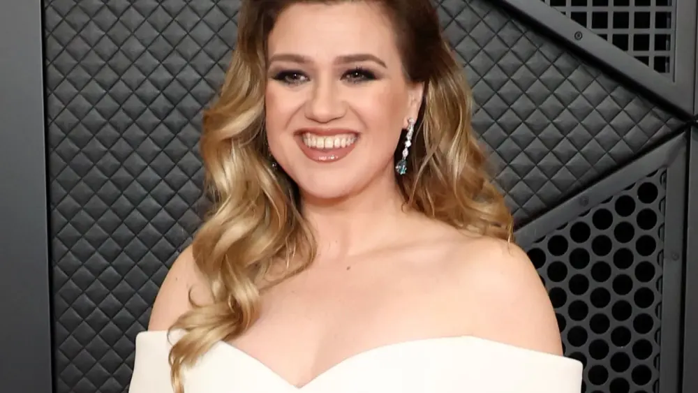 attachment-kellyclarkson-8-2