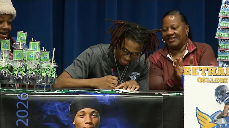 savannah-high-signing-699641582da66546284