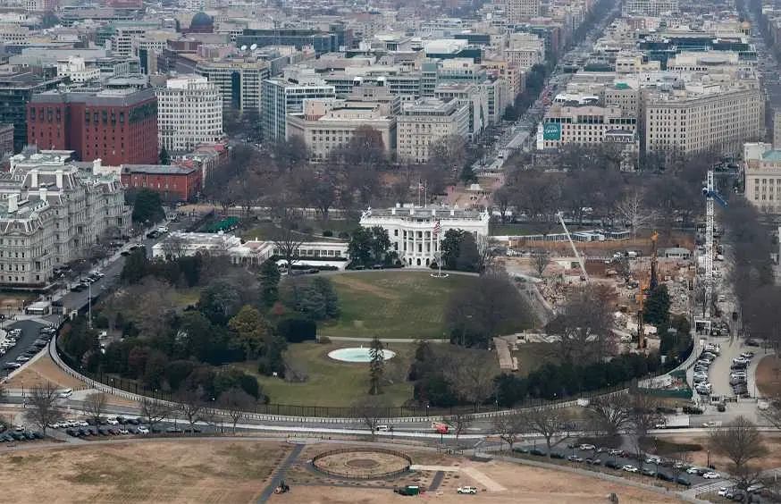 trump-wh-696958a57e142671405