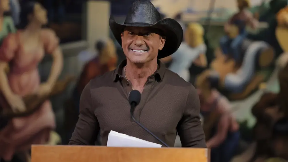 attachment-tim-mcgraw-country-music-hall-of-fame