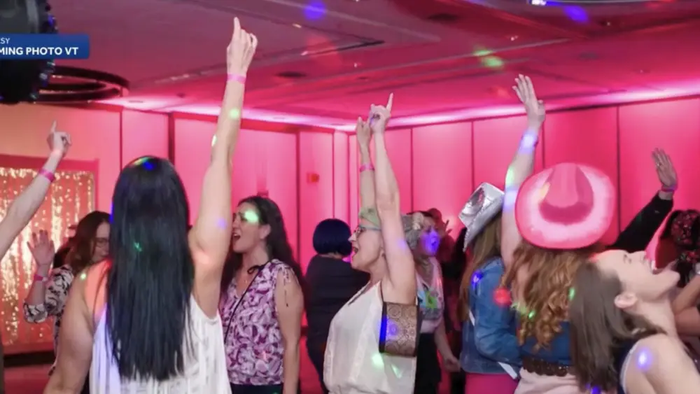 dance-69c0b0e4959d5722204