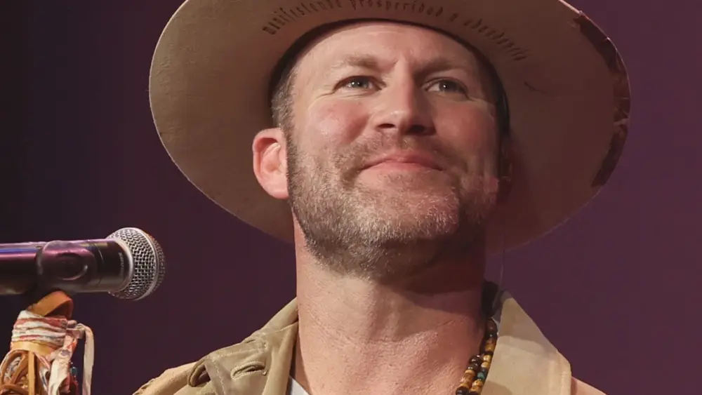 attachment-drakewhite