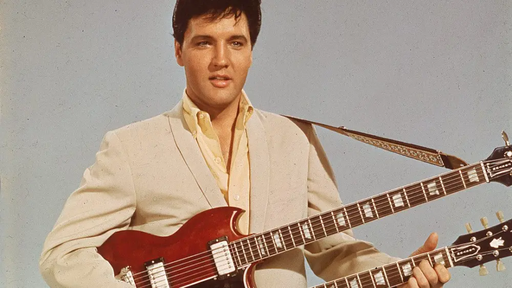elvis-presley-las-vegas-debut-bomb-2