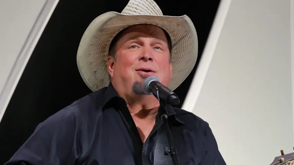 attachment-garth-brooks-chicago-tour