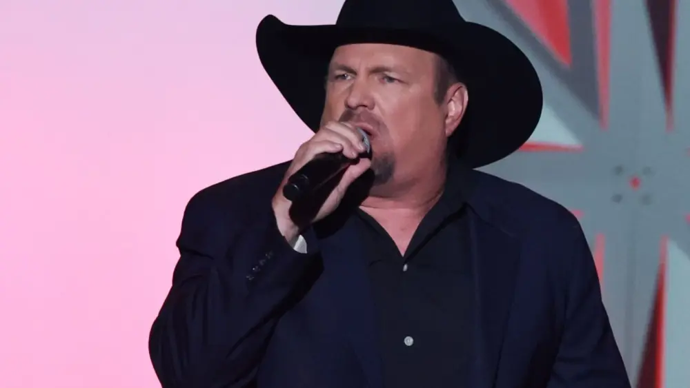attachment-garthbrooks-9