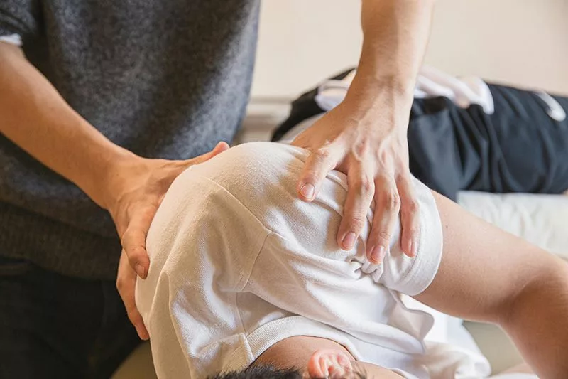 healing-hands-pexels-ryutaro-5473182